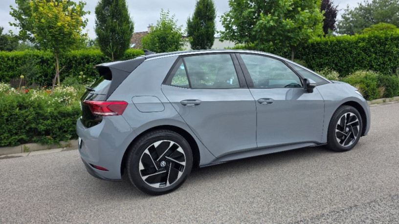 volkswagen-id3-pro-performance-62-kwh-150kw204hp-a1-big-2