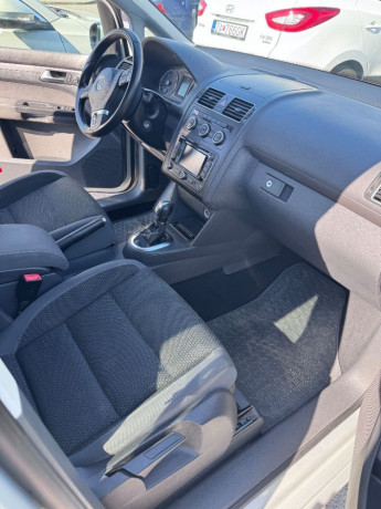 volkswagen-touran-16-tdi-comfortable-dsg-77kw-big-3