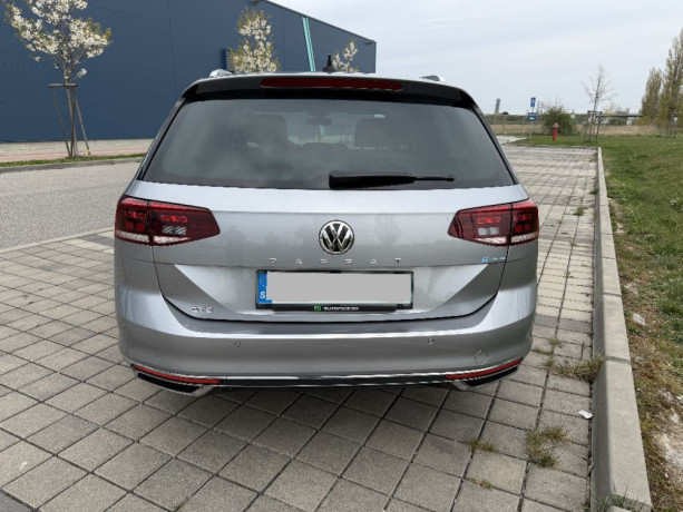 volkswagen-passat-variant-gte-phev-big-3