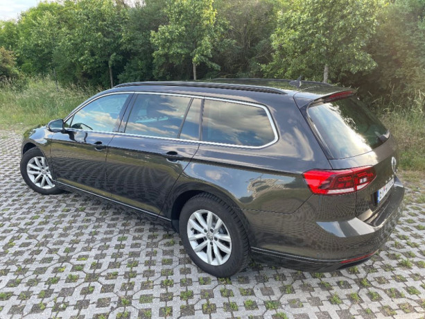 volkswagen-passat-variant-20-tdi-evo-business-dsg-110kw150hp-a7-big-2