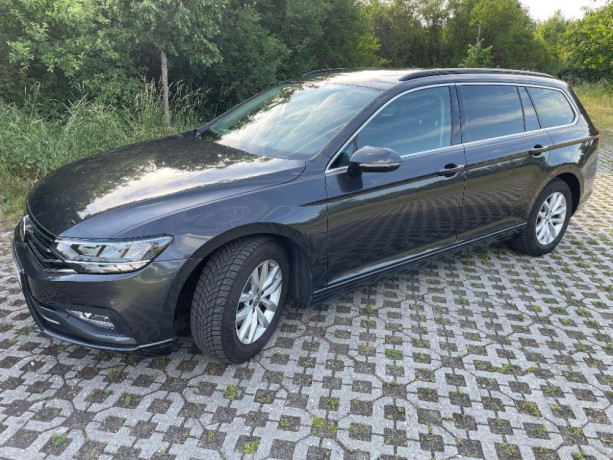 volkswagen-passat-variant-20-tdi-evo-business-dsg-110kw150hp-a7-big-0