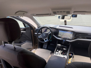 volkswagen-touareg-30-v6-tdi-scr-elegance-4motion-tiptronic-170kw231hp-a8