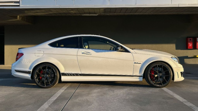 mercedes-benz-c-trieda-c63-amg-edition-507-big-1