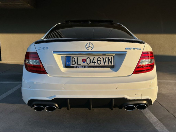 mercedes-benz-c-trieda-c63-amg-edition-507-big-2