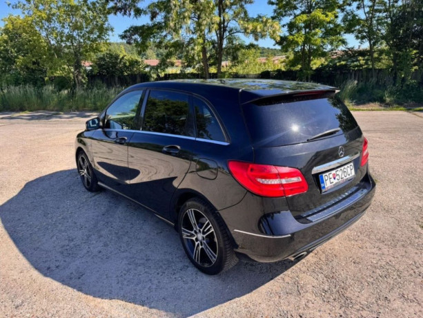 mercedes-benz-b-trieda-200-cdi-blueefficiency-at-big-2