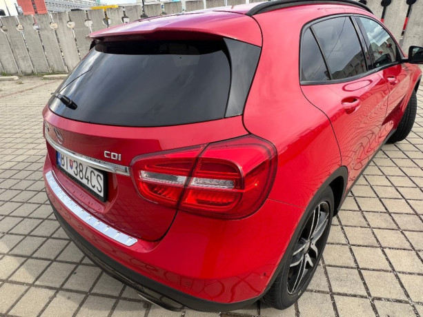 mercedes-benz-gla-200-d-at-100kw136hp-a7-big-2