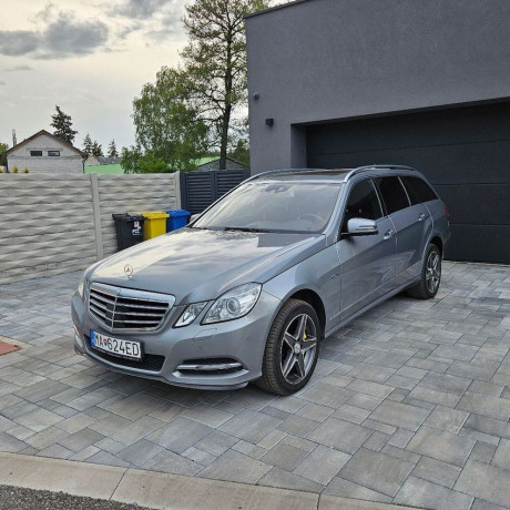 mercedes-benz-e-trieda-e350-cdi-s212-4matic-airmatic-avantgarde-keyless-big-1