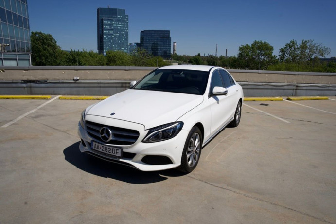 mercedes-benz-c-trieda-200d-big-1