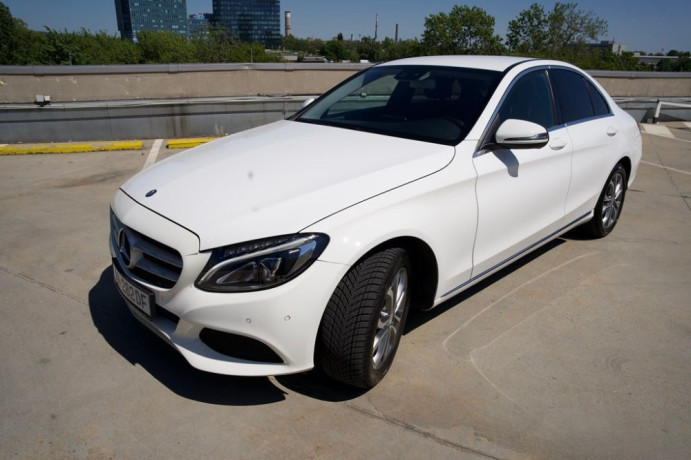 mercedes-benz-c-trieda-200d-big-2