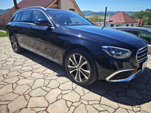 mercedes-benz-e-trieda-300de-big-3