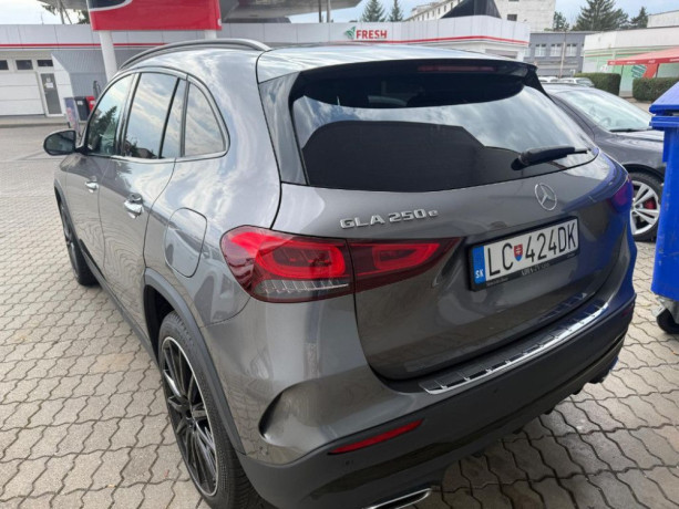 mercedes-benz-gla-250e-amg-plag-in-hybrid-160kw-big-2
