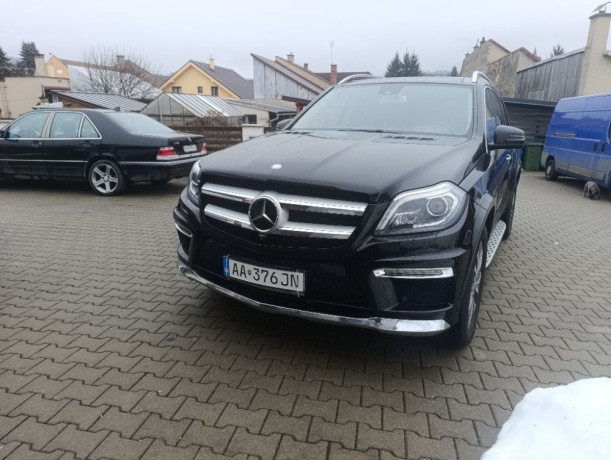 mercedes-benz-gl-350-cdi-bluetec-4matic-190kw258hp-a7-big-2