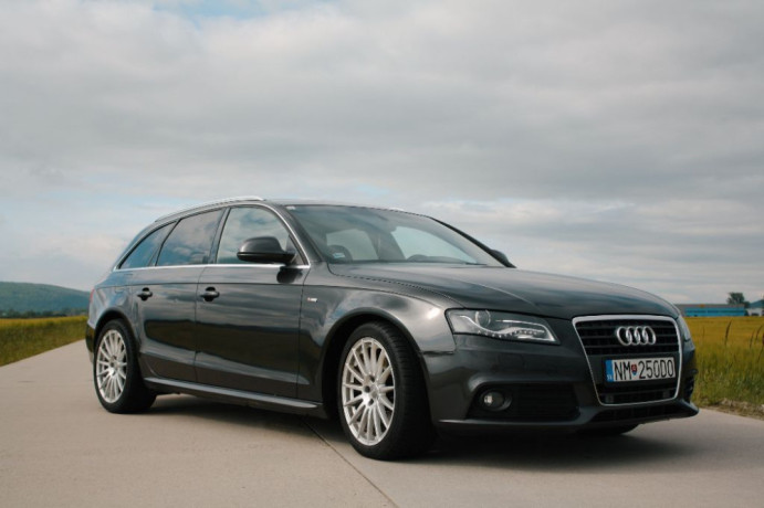 audi-a4-avant-20-tfsi-s-line-big-0