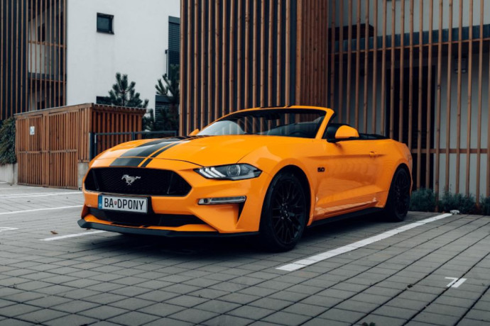 ford-mustang-50-ti-vct-v8-gt-convertible-big-3