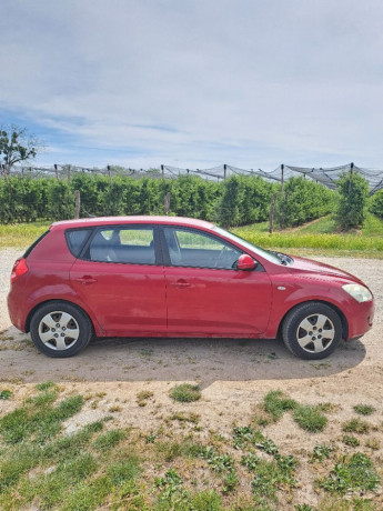 kia-ceed-ceed-16-crdi-vgt-ex-66kw90hp-m5-big-2
