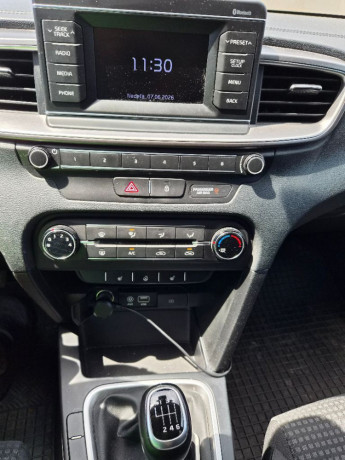 kia-ceed-14-silver-2020-73-kw-63200-km-big-3