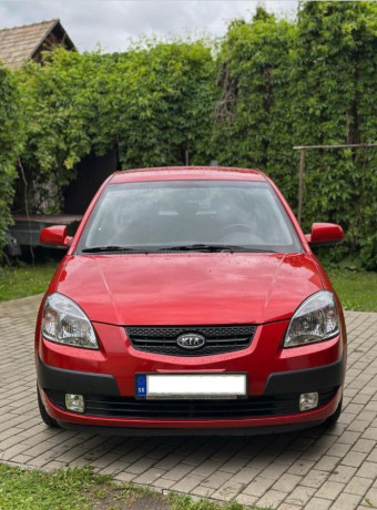 kia-rio-14-sporty-edition-71kw96hp-m5-big-0
