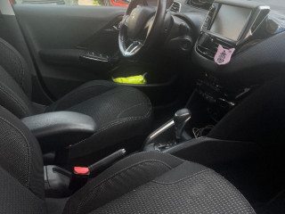 peugeot-208-12-puretech-allure-at-81kw110hp-a6