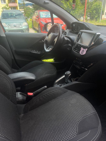 peugeot-208-12-puretech-allure-at-81kw110hp-a6-big-0