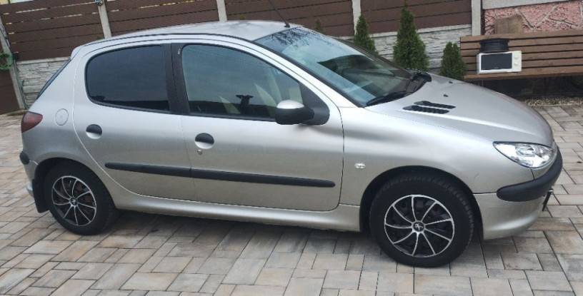 peugeot-206-5p-11e-big-1