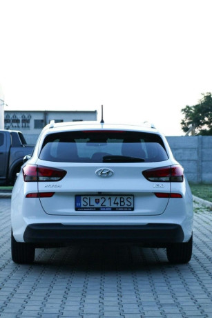 hyundai-i30-cw-i30-kombi-16-crdi-110-comfort-81kw110hp-m6-big-2