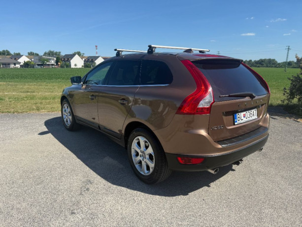 volvo-xc60-d5-151kw-awd-momentum-geartronic-151kw205hp-a6-big-0