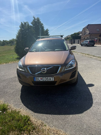 volvo-xc60-d5-151kw-awd-momentum-geartronic-151kw205hp-a6-big-2