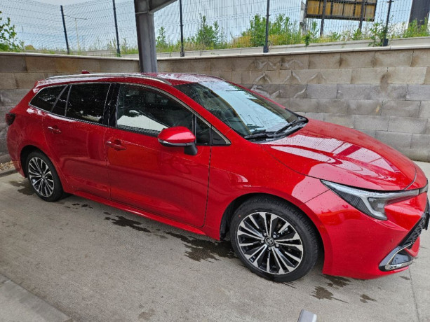 toyota-corolla-combi-18-hybrid-103kw-big-1