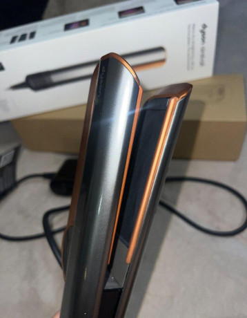 dyson-airstrait-big-2