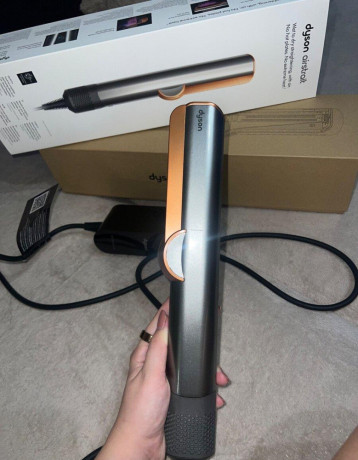 dyson-airstrait-big-0