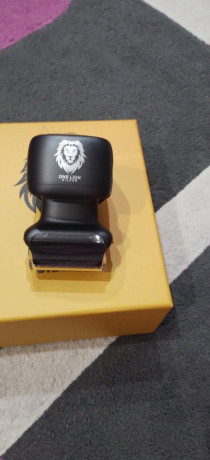 holiaci-strojcek-one-lion-face-shaver-big-2