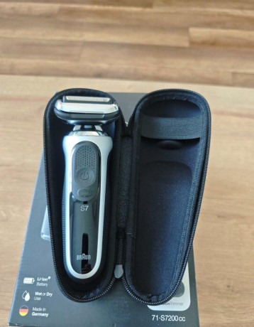 holiaci-strojcek-braun-s7-big-0