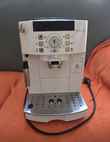 predam-kavovar-delonghi-big-0