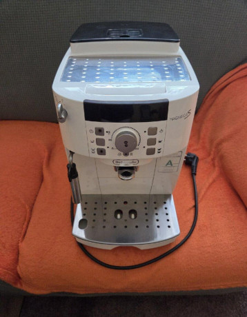 predam-kavovar-delonghi-big-2