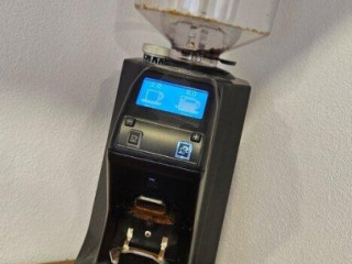 mlyncek-na-kavu-nuova-simonelli-md