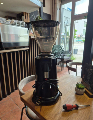 mlyncek-na-kavu-laspaziale-big-0