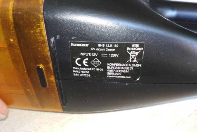 rucny-vysavac-do-auta-12v-big-1
