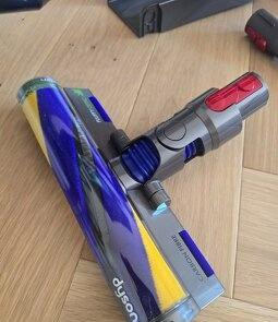 novy-vysavac-dyson-v15-detect-absolute-big-3