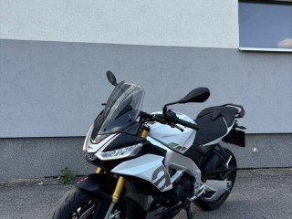 aprilia-tuono-v4-1100