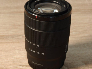 objektiv-sony-f35-56-18-135mm