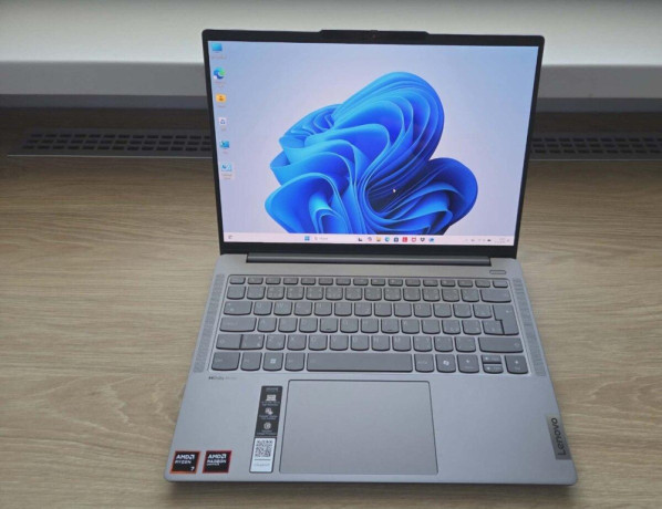 lenovo-ideapad-pro-5-14-oled-ryzen-7-8845hs32gb1tbzaruk-big-1