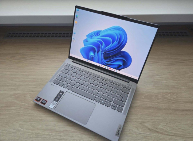 lenovo-ideapad-pro-5-14-oled-ryzen-7-8845hs32gb1tbzaruk-big-3