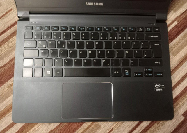 predam-nefunkcny-notebook-samsung-np300x3e-big-2