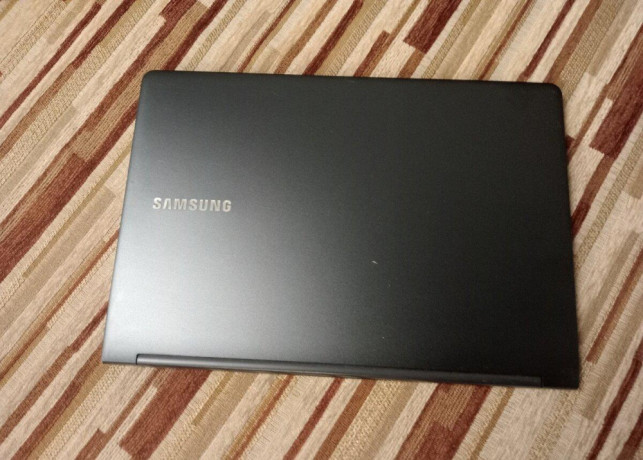predam-nefunkcny-notebook-samsung-np300x3e-big-1