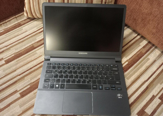 predam-nefunkcny-notebook-samsung-np300x3e-big-0