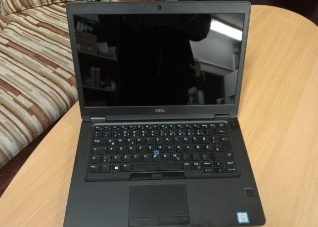 predam-nefunkcny-notebook-dell-latitude-5490-big-0