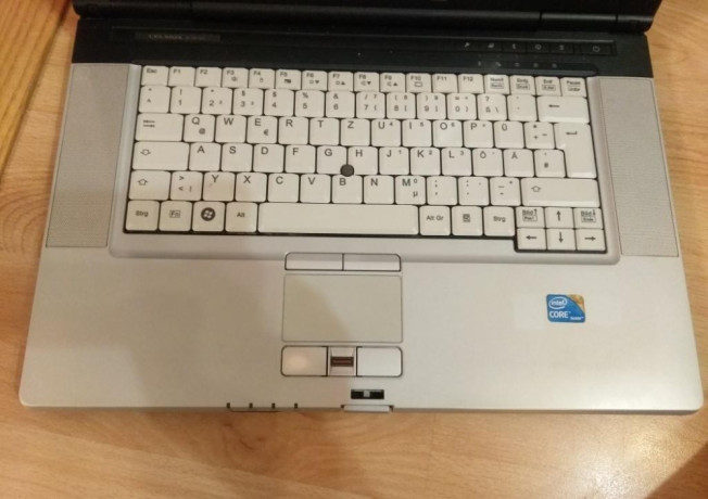 predam-nefunkcny-notebook-fujitsu-celsius-h700-big-2