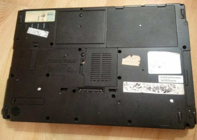 predam-nefunkcny-notebook-fujitsu-celsius-h700-big-4
