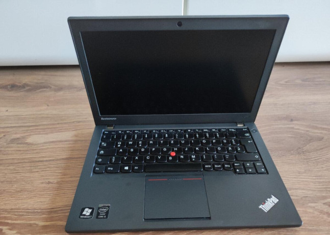 lenovo-x240-i3-40104gb-ram500-gb-hdd-big-0