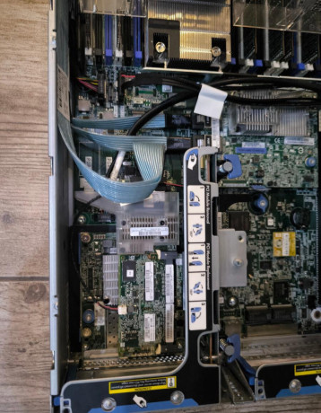 hpe-proliant-dl380-gen9-v4-28-core-240-ghz-big-2